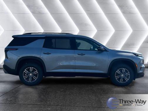 Sterling Gray Metallic 2026 Chevrolet Traverse LT