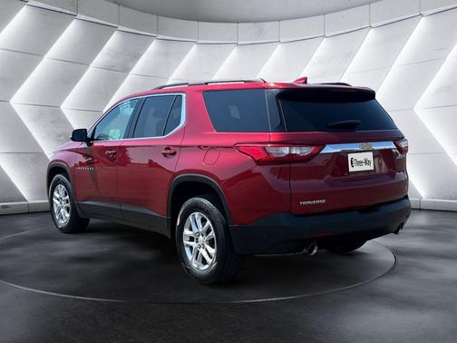 Cajun Red Tintcoat 2019 Chevrolet Traverse LT Cloth