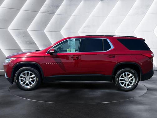 Cajun Red Tintcoat 2019 Chevrolet Traverse LT Cloth
