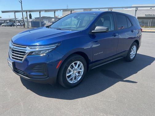 Blue Glow Metallic 2023 Chevrolet Equinox LS