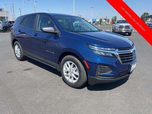 Blue Glow Metallic 2023 Chevrolet Equinox LS