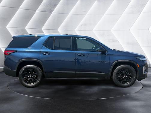 Northsky Blue Metallic 2023 Chevrolet Traverse LT Cloth