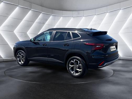 Mosaic Black Metallic 2024 Chevrolet Trax LT