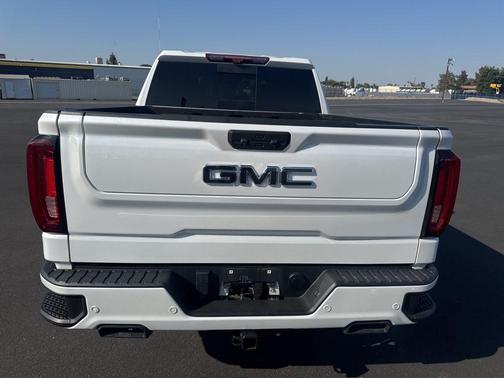White Frost Tri-Coat 2022 GMC Sierra 1500 Denali Ultimate