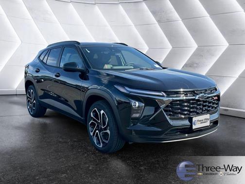 Mosaic Black Metallic 2026 Chevrolet Trax 2RS