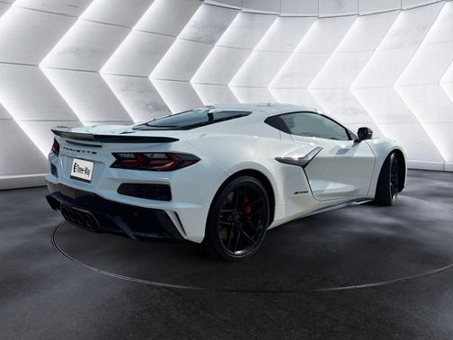 Arctic White 2026 Chevrolet Corvette Z06