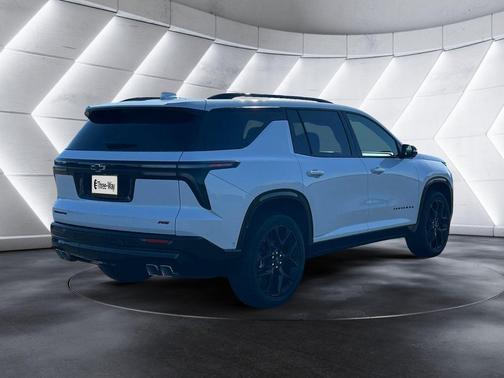 Polar White 2026 Chevrolet Traverse RS