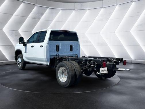 Summit White 2026 Chevrolet Silverado 3500 WT