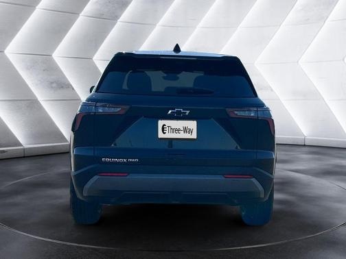 Mosaic Black Metallic 2026 Chevrolet Equinox LT