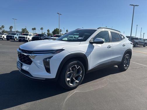 Summit White 2026 Chevrolet Trax LT