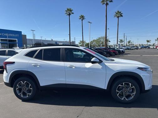 Summit White 2026 Chevrolet Trax LT