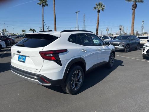 Summit White 2026 Chevrolet Trax LT