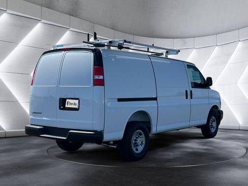 Summit White 2026 Chevrolet Express 2500 Work Van