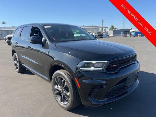 DB Black Crystal Clearcoat 2026 Dodge Durango GT