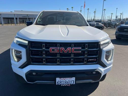 Summit White 2023 GMC Canyon AT4