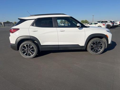 Summit White 2023 Chevrolet Trailblazer ACTIV