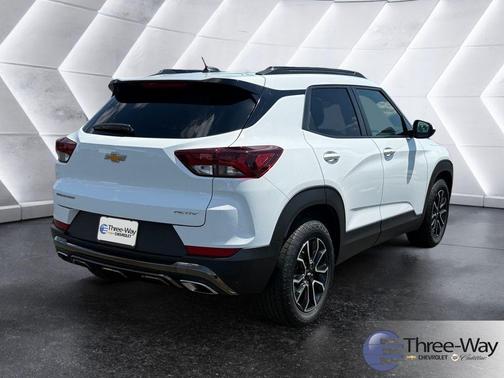 Summit White 2023 Chevrolet Trailblazer ACTIV