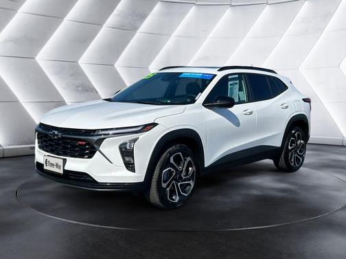 Summit White 2025 Chevrolet Trax 2RS