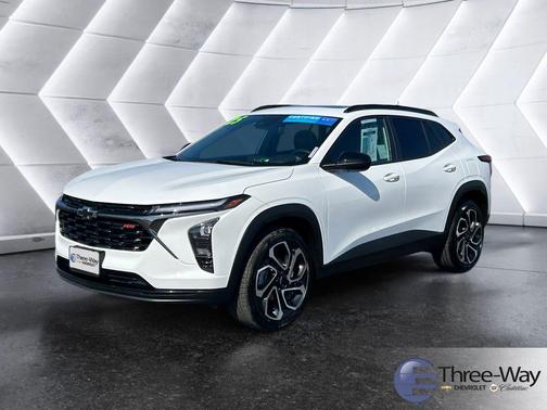 Summit White 2025 Chevrolet Trax 2RS