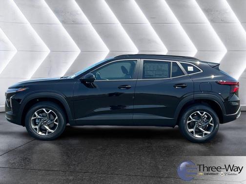 Mosaic Black Metallic 2026 Chevrolet Trax LT