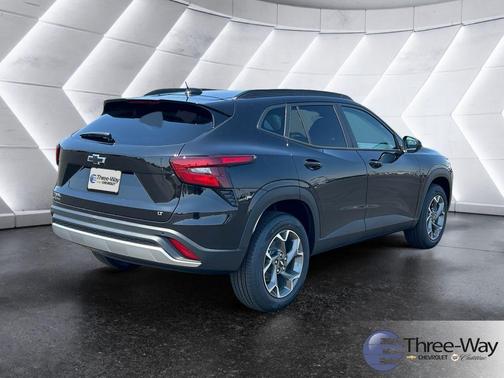 Mosaic Black Metallic 2026 Chevrolet Trax LT