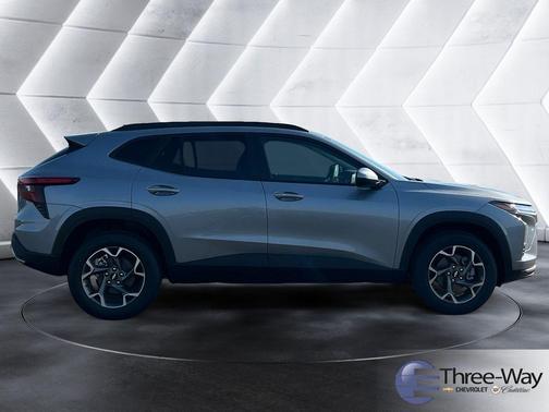 Sterling Gray Metallic 2026 Chevrolet Trax LT