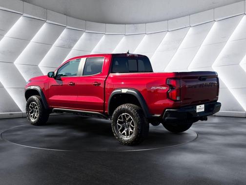 Radiant Red 2025 Chevrolet Colorado ZR2