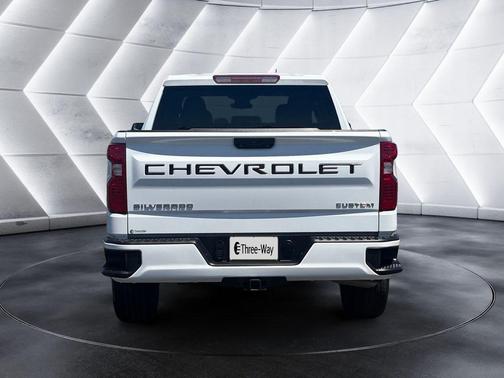 Summit White 2024 Chevrolet Silverado 1500 Custom