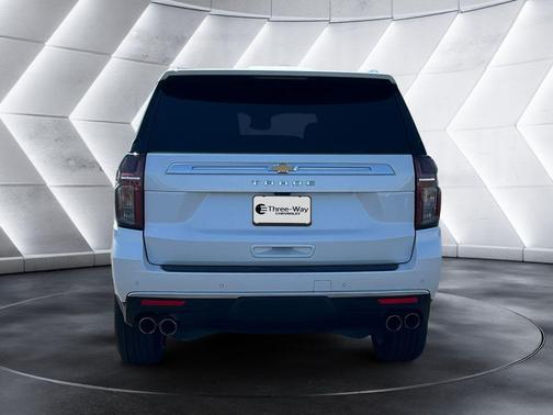 Iridescent Pearl Tricoat 2024 Chevrolet Tahoe High Country