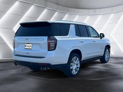 Iridescent Pearl Tricoat 2024 Chevrolet Tahoe High Country