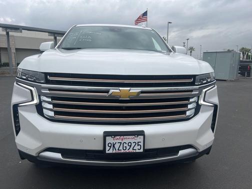 Iridescent Pearl Tricoat 2024 Chevrolet Tahoe High Country