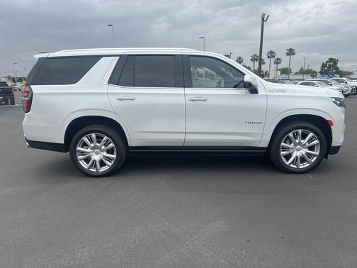 Iridescent Pearl Tricoat 2024 Chevrolet Tahoe High Country