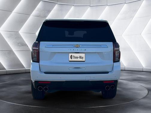 Iridescent Pearl Tricoat 2024 Chevrolet Tahoe High Country