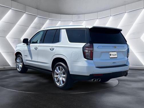 Iridescent Pearl Tricoat 2024 Chevrolet Tahoe High Country
