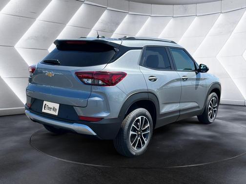 Sterling Gray Metallic 2026 Chevrolet Trailblazer LT