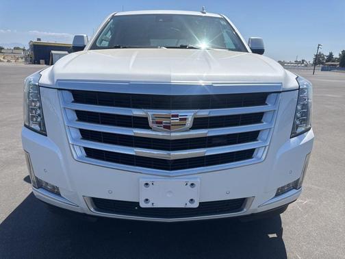 Crystal White Tri-Coat 2020 Cadillac Escalade Luxury