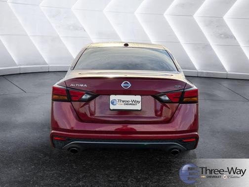 2022 Nissan Altima 2.5 SR