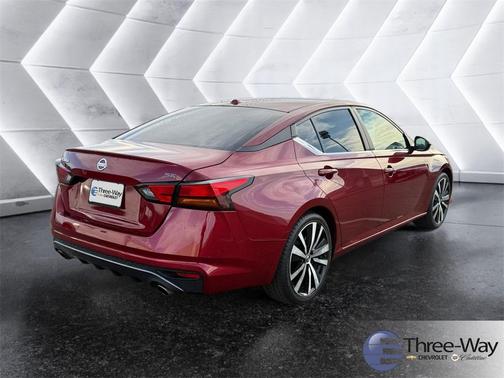 2022 Nissan Altima 2.5 SR