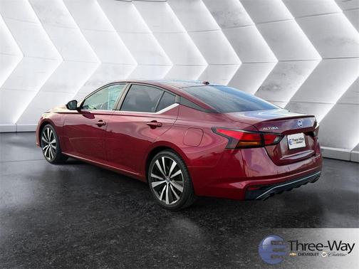 2022 Nissan Altima 2.5 SR