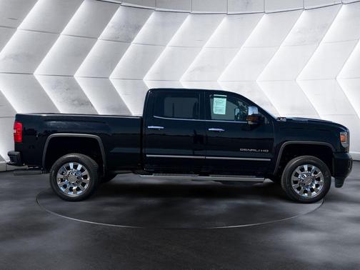 Onyx Black 2018 GMC Sierra 2500 Denali