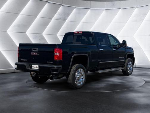 Onyx Black 2018 GMC Sierra 2500 Denali