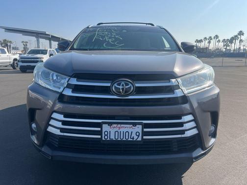 2019 Toyota Highlander SE