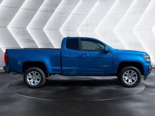 Bright Blue Metallic 2022 Chevrolet Colorado LT