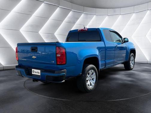 Bright Blue Metallic 2022 Chevrolet Colorado LT