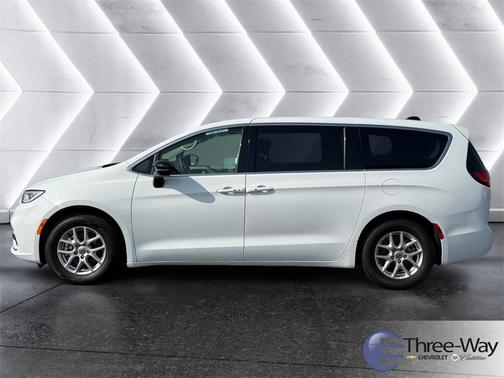 2024 Chrysler Pacifica Touring-L