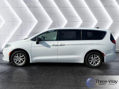 2024 Chrysler Pacifica Touring-L