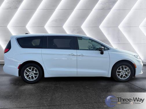 2024 Chrysler Pacifica Touring-L