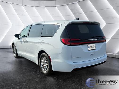 2024 Chrysler Pacifica Touring-L