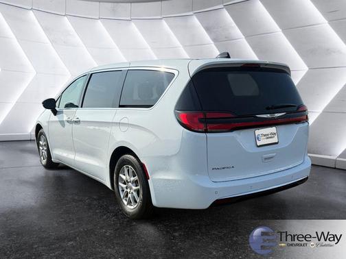 2024 Chrysler Pacifica Touring-L