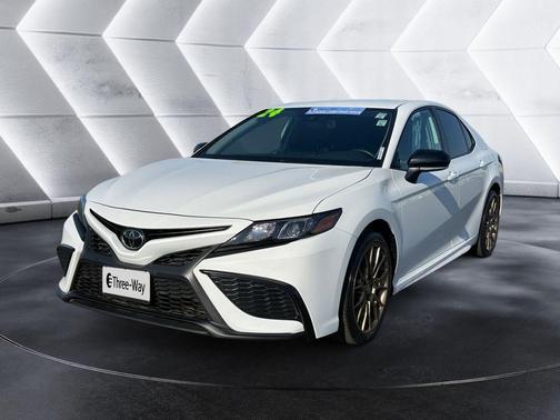 Ice 2024 Toyota Camry SE Nightshade